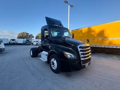 Freightliner Cascadia 126 Single Axle Day Cab Truck - 410HP, 12 Speed Automatic