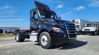 Freightliner Cascadia 126 Single Axle Day Cab Truck - 410HP, 12 Speed Automatic