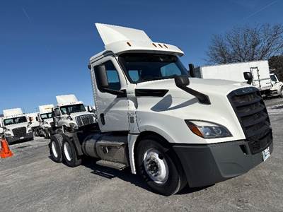 Freightliner Cascadia 126 Day Cab Truck - Cummins 400HP, 13 Speed Automatic
