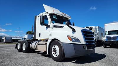 Freightliner Cascadia 126 Day Cab Truck - 435HP, 12 Speed Automatic