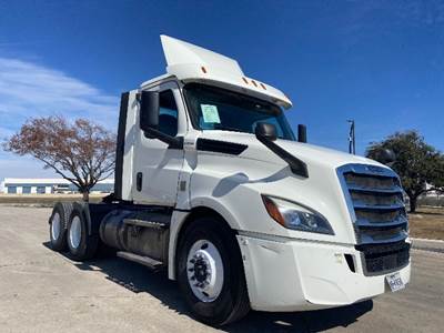 Freightliner Cascadia 126 Day Cab Truck - 435HP, 12 Speed Automatic