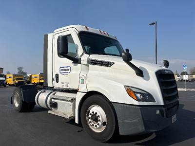 Freightliner Cascadia 126 Single Axle Day Cab Truck - 410HP, 12 Speed Automatic