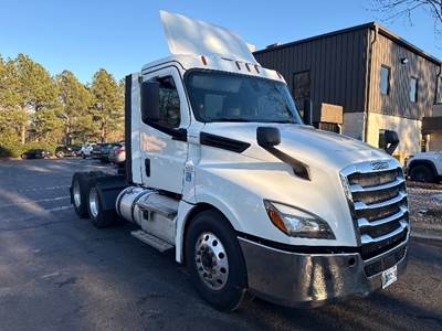 Freightliner Cascadia 126 Day Cab Truck - 450HP, 12 Speed Automatic
