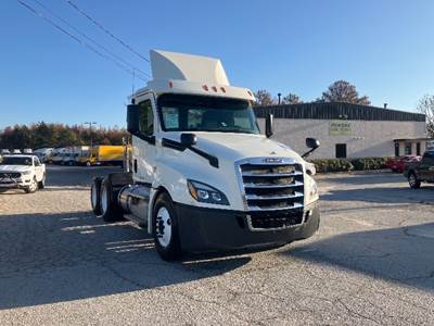 Freightliner Cascadia 126 Day Cab Truck - 435HP, 12 Speed Automatic