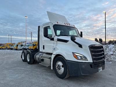 Freightliner Cascadia 126 Day Cab Truck - 435HP, 12 Speed Automatic
