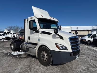Freightliner Cascadia 126 Single Axle Day Cab Truck - 410HP, 12 Speed Automatic