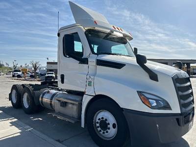 Freightliner Cascadia 126 Day Cab Truck - Cummins 400HP, 13 Speed Automatic