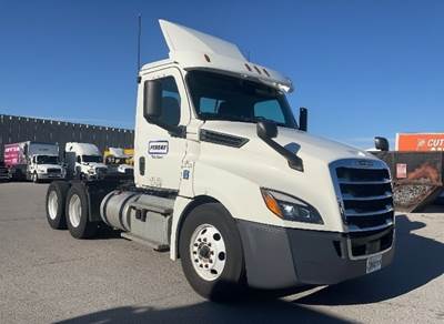 Freightliner Cascadia 126 Day Cab Truck - 435HP, 12 Speed Automatic