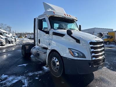 Freightliner Cascadia 126 Single Axle Day Cab Truck - 410HP, 12 Speed Automatic