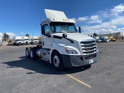Freightliner Cascadia 126 Day Cab Truck - 435HP, 12 Speed Automatic