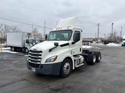 Freightliner Cascadia 126 Day Cab Truck - 435HP, 12 Speed Automatic