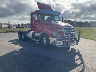Freightliner Cascadia 126 Day Cab Truck - 450HP, 12 Speed Automatic