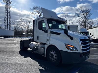 Freightliner Cascadia 126 Single Axle Day Cab Truck - 410HP, 12 Speed Automatic