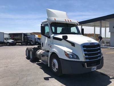 Freightliner Cascadia 126 Day Cab Truck - 435HP, 12 Speed Automatic