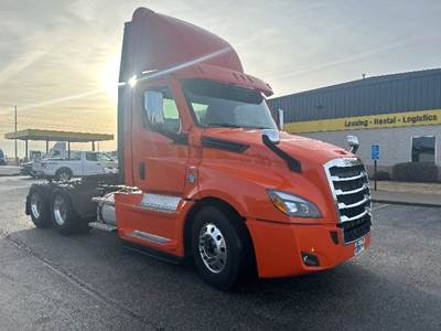 Freightliner Cascadia 126 Day Cab Truck - 505HP, 13 Speed Manual