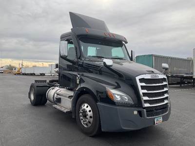 Freightliner Cascadia 126 Single Axle Day Cab Truck - 410HP, 12 Speed Automatic