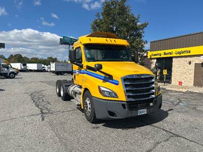 Freightliner Cascadia 126 Day Cab Truck - 435HP, 12 Speed Automatic