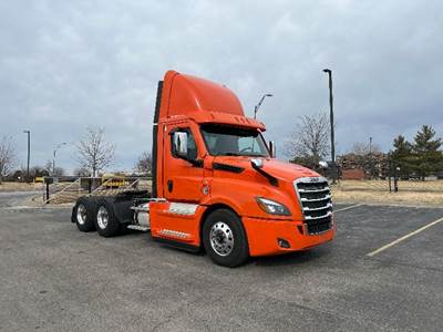 Freightliner Cascadia 126 Day Cab Truck - 505HP, 13 Speed Manual