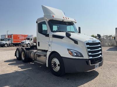 Freightliner Cascadia 126 Day Cab Truck - 435HP, 12 Speed Automatic
