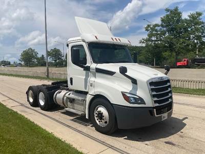 Freightliner Cascadia 126 Day Cab Truck - 435HP, 12 Speed Automatic