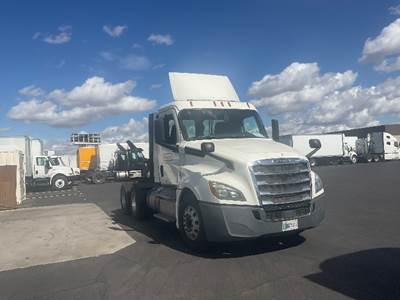 Freightliner Cascadia 126 Day Cab Truck - 435HP, 10 Speed Manual