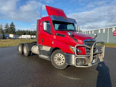 Freightliner Cascadia 126 Day Cab Truck - 450HP, 12 Speed Automatic