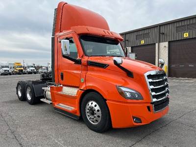 Freightliner Cascadia 126 Day Cab Truck - 505HP, 12 Speed Automatic