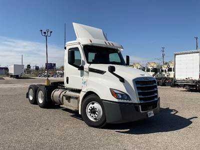 Freightliner Cascadia 126 Day Cab Truck - 435HP, 12 Speed Automatic
