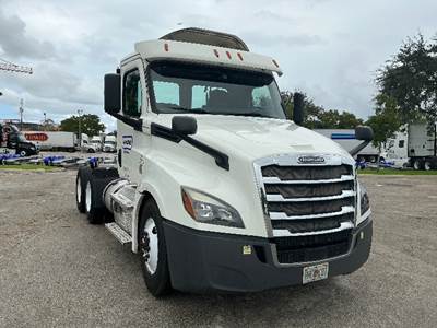 Freightliner Cascadia 126 Day Cab Truck - Cummins 400HP, 13 Speed Automatic