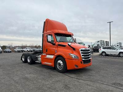 Freightliner Cascadia 126 Day Cab Truck - 505HP, 13 Speed Manual