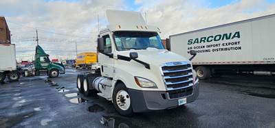 Freightliner Cascadia 126 Day Cab Truck - 435HP, 12 Speed Automatic