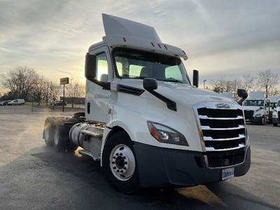Freightliner Cascadia 126 Day Cab Truck - 435HP, 12 Speed Automatic