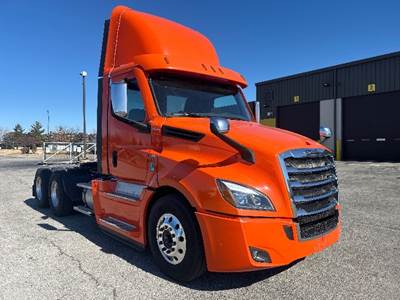 Freightliner Cascadia 126 Day Cab Truck - 505HP, 13 Speed Manual