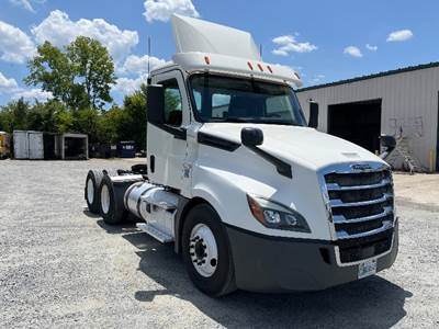 Freightliner Cascadia 126 Day Cab Truck - 435HP, 12 Speed Automatic