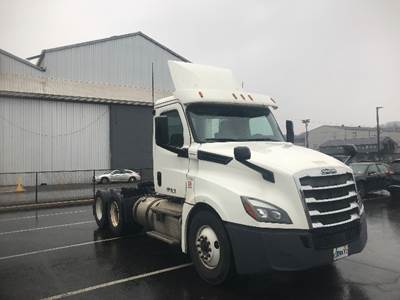 Freightliner Cascadia 126 Day Cab Truck - 435HP, 12 Speed Automatic