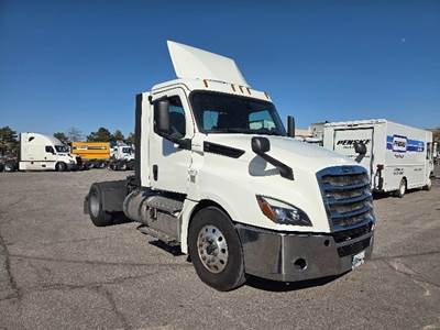 Freightliner Cascadia 126 Single Axle Day Cab Truck - 435HP, 12 Speed Automatic