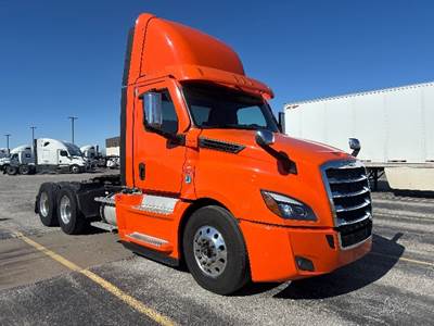 Freightliner Cascadia 126 Day Cab Truck - 505HP, 13 Speed Manual