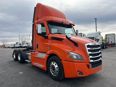 Freightliner Cascadia 126 Day Cab Truck - 505HP, 13 Speed Manual