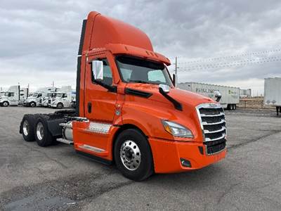 Freightliner Cascadia 126 Day Cab Truck - 505HP, 13 Speed Manual