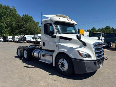 Freightliner Cascadia 126 Day Cab Truck - 435HP, 12 Speed Automatic
