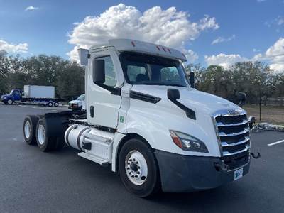 Freightliner Cascadia 126 Day Cab Truck - 455HP, 10 Speed Manual