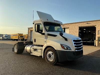 Freightliner Cascadia 126 Single Axle Day Cab Truck - 410HP, 12 Speed Automatic