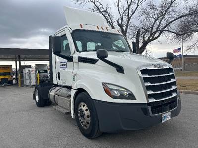 Freightliner Cascadia 126 Single Axle Day Cab Truck - 410HP, 12 Speed Automatic