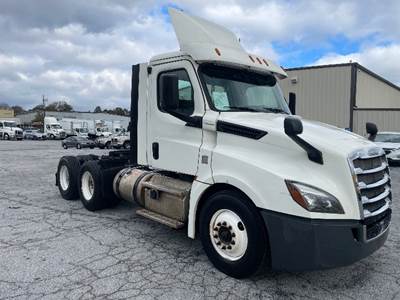Freightliner Cascadia 126 Day Cab Truck - 435HP, 12 Speed Automatic