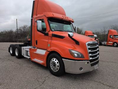 Freightliner Cascadia 126 Day Cab Truck - 505HP, 12 Speed Automatic