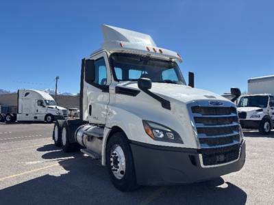Freightliner Cascadia 126 Day Cab Truck - 435HP, 12 Speed Automatic