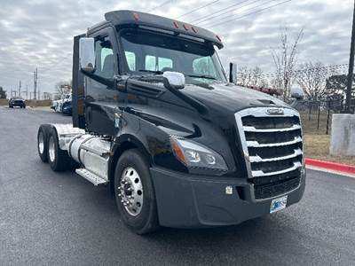 Freightliner Cascadia 126 Day Cab Truck - 450HP, 10 Speed Manual