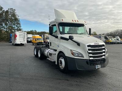 Freightliner Cascadia 126 Day Cab Truck - 435HP, 12 Speed Automatic
