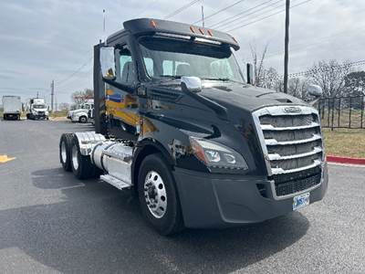 Freightliner Cascadia 126 Day Cab Truck - 450HP, 10 Speed Manual