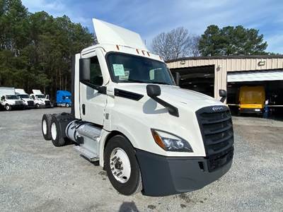 Freightliner Cascadia 126 Day Cab Truck - 435HP, 12 Speed Automatic